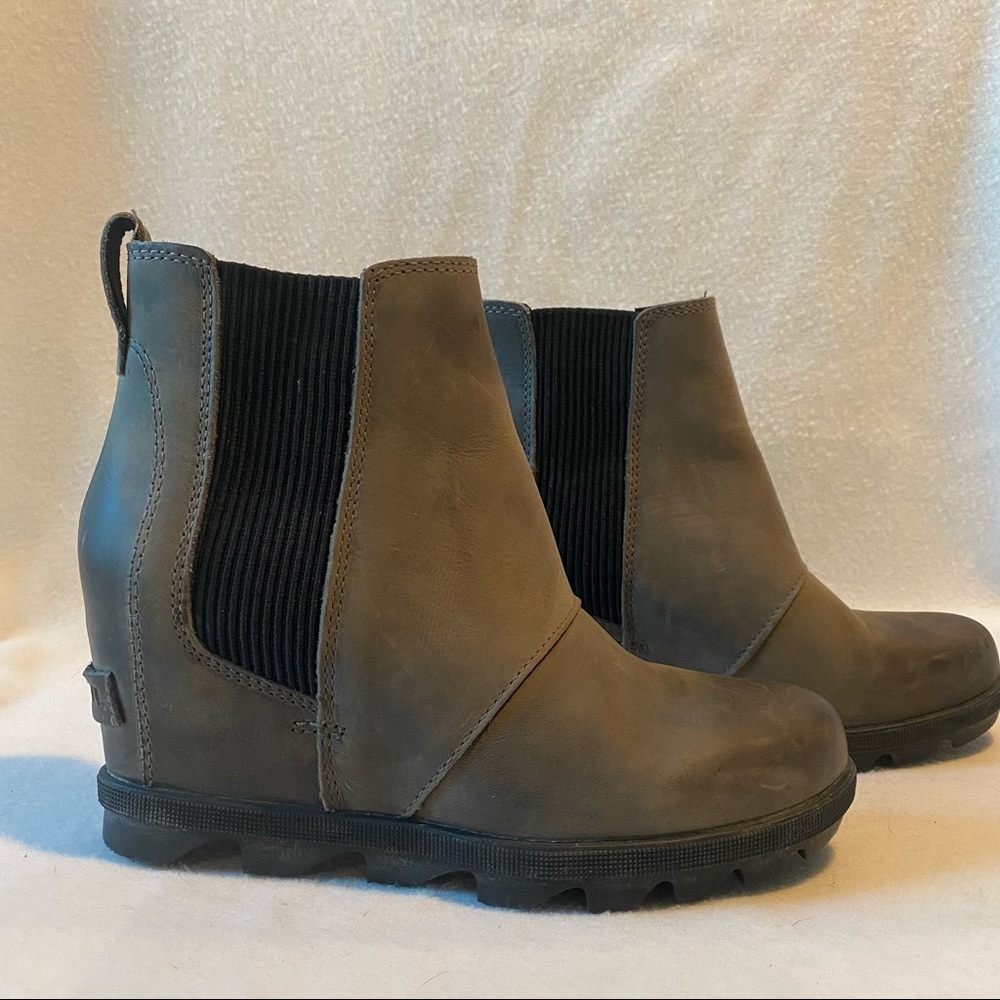 SOREL JOAN OF ARCTIC III WEDGE CHELSEA BOOT